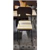 Image 2 : 3 FOLDING STOOLS