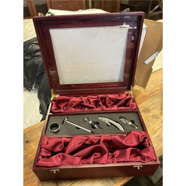 NEW WINE GIFT BOX AND 2 FLASK GIFT SETS - 2 BOTTLE WINE HOLDER W/ CORKSCREW, POURER, THERMOMETER, AN