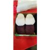 Image 2 : NEW NUKNUUK SLIPPERS, SIZE 8 NO BOX AND MEDIUM SIZE SLIPPERS