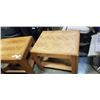 Image 2 : 2 OAK SIDE TABLES