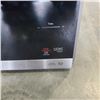 Image 3 : LG 0.9 CU FT MICROWAVE WITH SMART INVERTER - TESTED WORKING, RETAIL $169