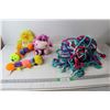 Image 1 : Yarn, (4) Stuffies