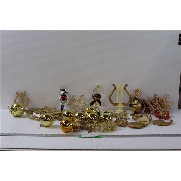 (30+) Gold Christmas Tree Ornaments - Assorted