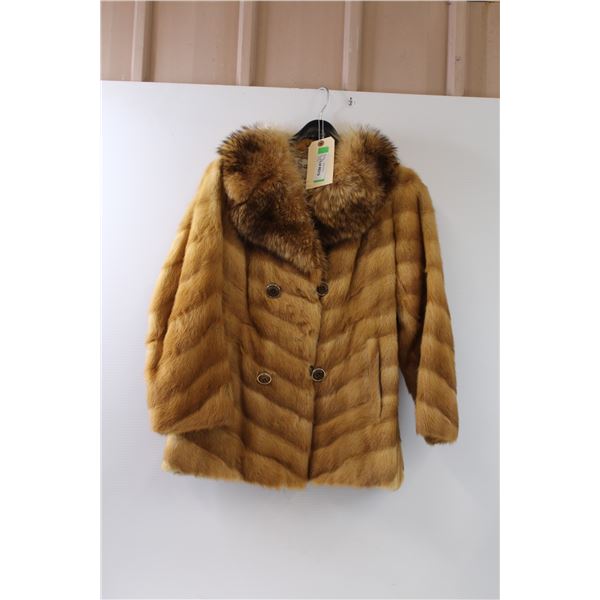 * Saks Red Fox Fur Jacket - Women's XS Approx
