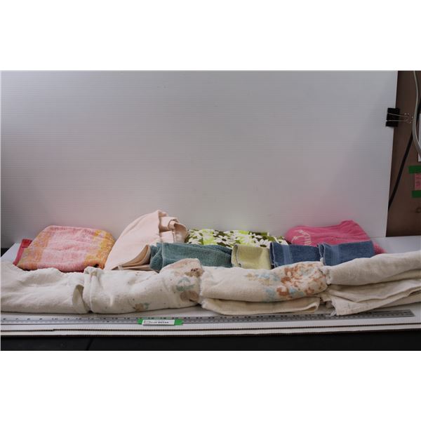 (4) Towels (Hair Sized) & (4) Small Bath Towels & (3) Hand Towels