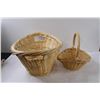 Image 2 : (2) Wicker Baskets - 23.5" Long x 17" & 12" x 10.5"
