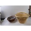 Image 2 : (2) Wicker Baskets - 23.5" Long x 17" & 17" x 13"