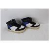 Image 3 : (2) Pairs Of Children's Basketball Style Shoes- Size 6 And 7