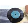 Image 4 : 45 RPM Records and Case