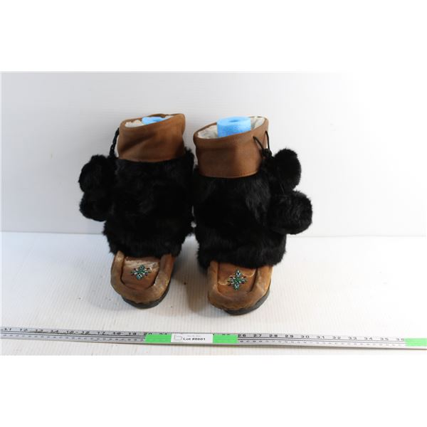 Winter Mukluks - Size 8/9W