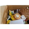 Image 4 : Box Of Various Kitchen Items, Oven Mitts, Measuring Cups, Misc.