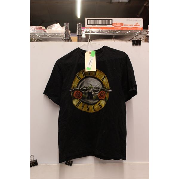 *Guns & Roses T Shirt - Size M