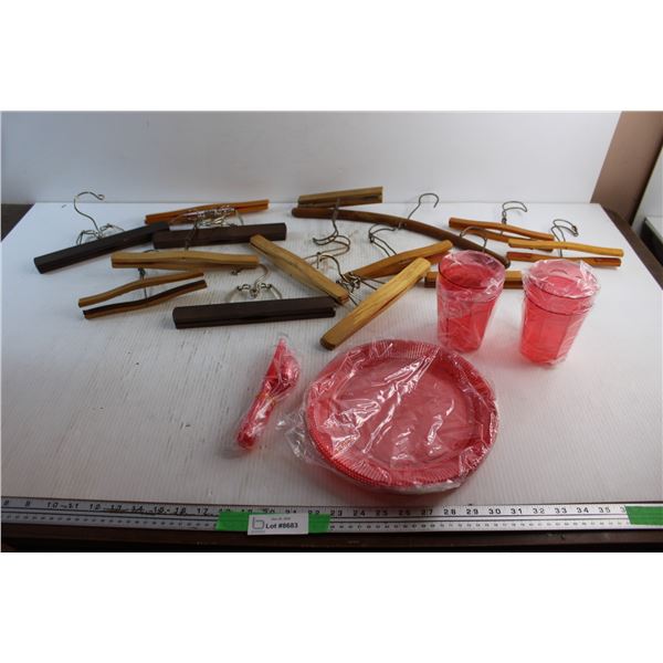 Hangers and 4 pc Plastic Picnic Set