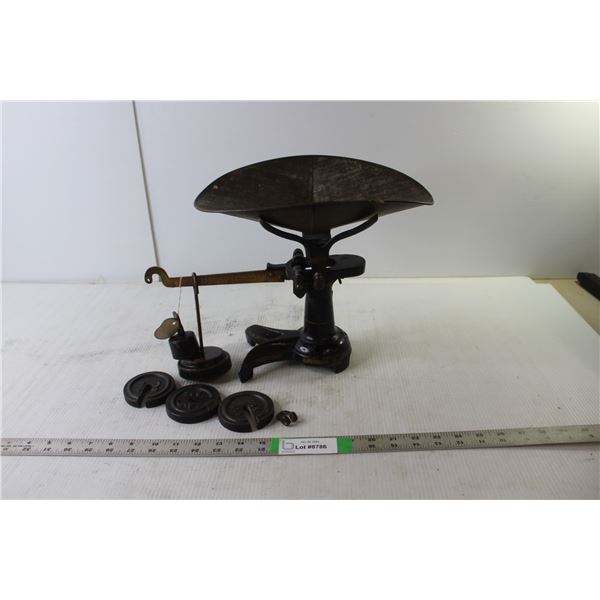 Vintage Store Counter Scale w/ Weights