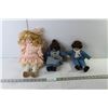 Image 1 : (3) Dolls