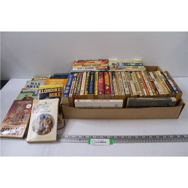 (30+) Vintage Western Novels & Romance Novels Lot