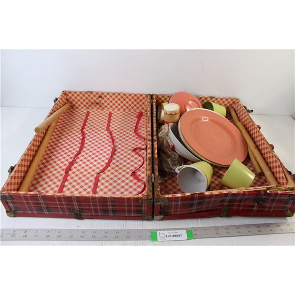 Tin Picnic Hamper That Folds Into a Table