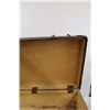 Image 5 : * Vintage Suitcase w/Key - Some Wear - 30" x 17" x 9.5"