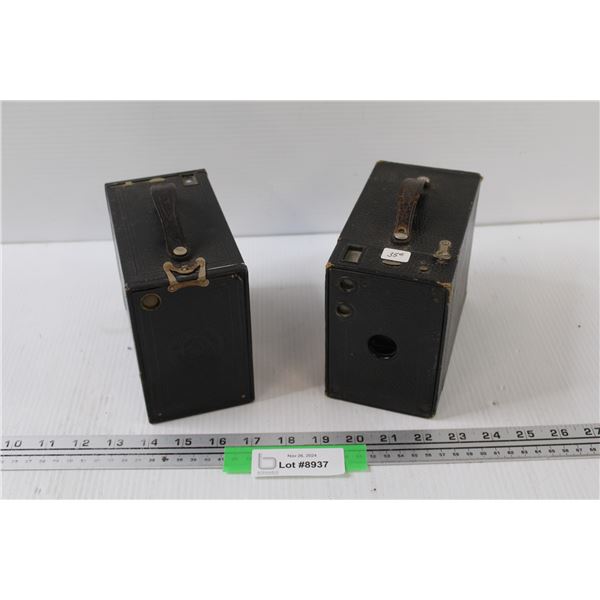 (2) Vintage Cameras: Brownie - As Is