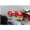 Image 4 : Christmas Model Train Set With (4) Trains