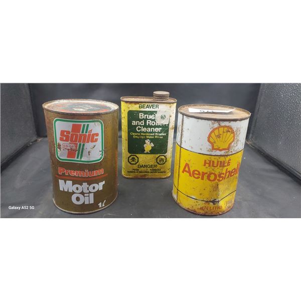 3 vintage oil cans