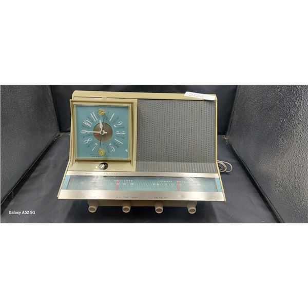 1967 Blue and Khaki Sears Transistor Radio Tested