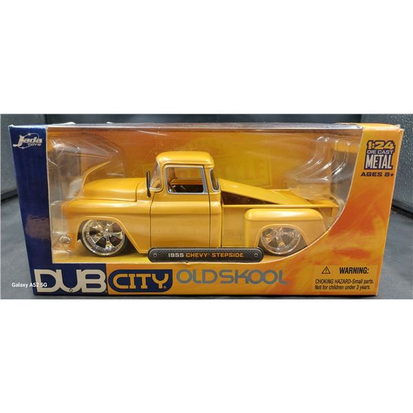 NIB 1:24 scale 1955 Chevy Stepside