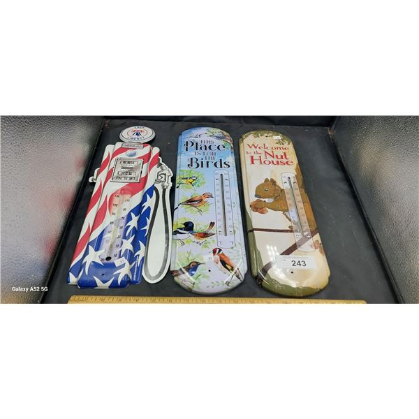 Set of 3 metal thermometers