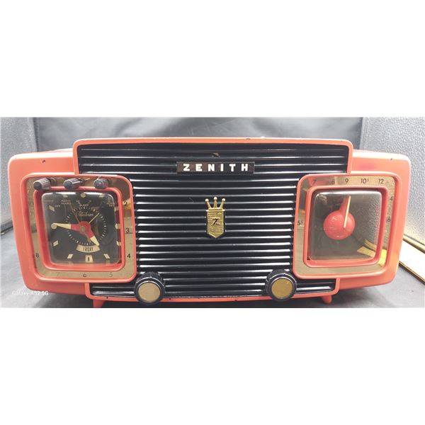 1955 Zenith blood orand/black model T524-V AM vacuum tube clock radio, great sound