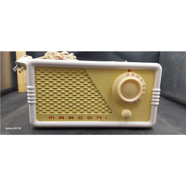 1950s Canadian Marconi ,odel 289 bakelite/metal tube radio, tested