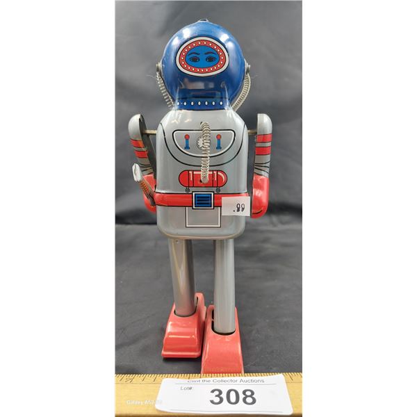 Vintage windup robot 9"