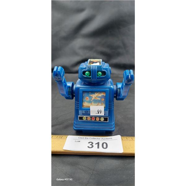 Vintage robot toy 3"