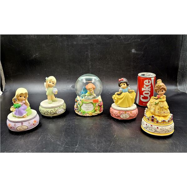 Disney Snow Globe & Décor