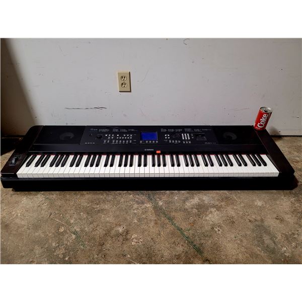 Yamaha Electric Keyboard