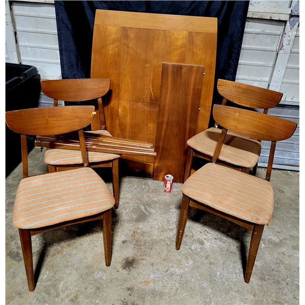 Extendable Wooden Dining Table & Chairs