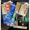 Image 1 : Sandpaper & Paintbrushes