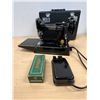 Image 2 : Singer 221K Featherweight Sewing Machine with Case and accessories