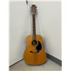 Image 1 : Vantage Acoustic Guitar Approx: 41x15.5" - see all photos