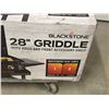 Image 4 : Blackstone 28" Griddle with Hood and Front Accessory Shelf