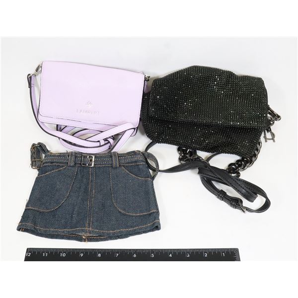 BUNDLE OF WOMENS PURSES/ BAGS INCLUDING