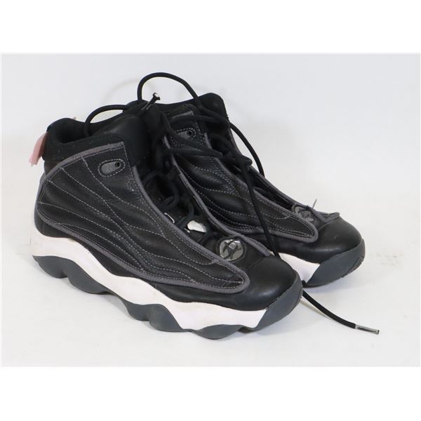 AIR JORDAN SHOES SIZE 5.5Y