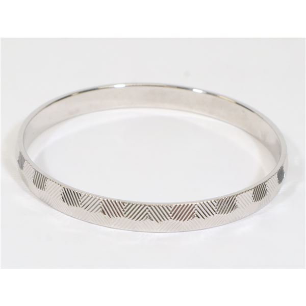 VINTAGE MONET BANGLE BRACELET SILVER TONE RETRO