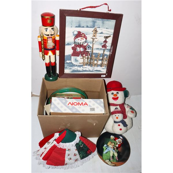 #2 MISC CHRISTMAS ITEMS WREATH MUSICAL SNOWMAN