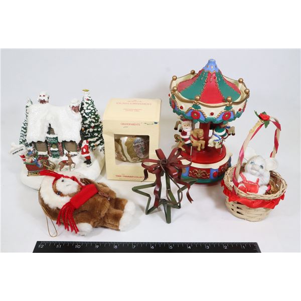 VINTAGE XMAS  ITEMS INCLUDING LIGHT UP HOUSE