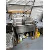 Image 1 : Sink with sprayer unit