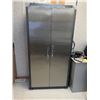 Image 1 : Metal Cabinet