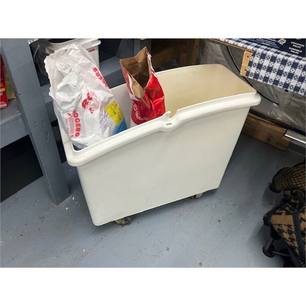 Flour plastic tote