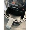 Image 3 : 1 Chefman Turbofry Touch Mini 2L Personal Air Fryer w/ Digital Display - New (Damaged Box)