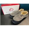 Image 1 : 1 Pair of Everfoams Men's Micro Suede Slippers - Grey - Size 12 - New in Box