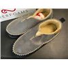 Image 2 : 1 Pair of Everfoams Men's Micro Suede Slippers - Grey - Size 12 - New in Box